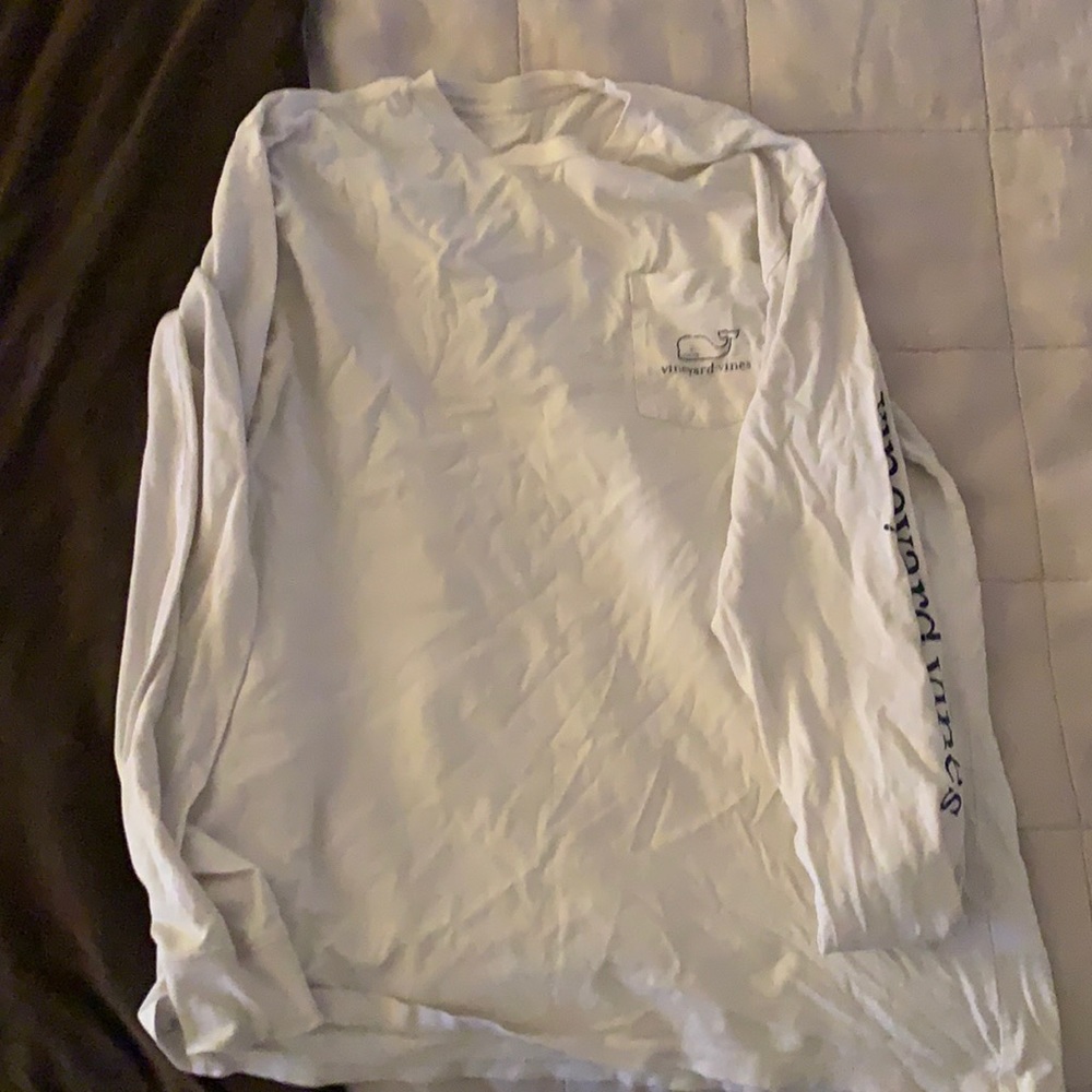 Boys vineyard vines long sleeve tee shirt.